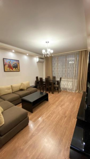 Top Apartment